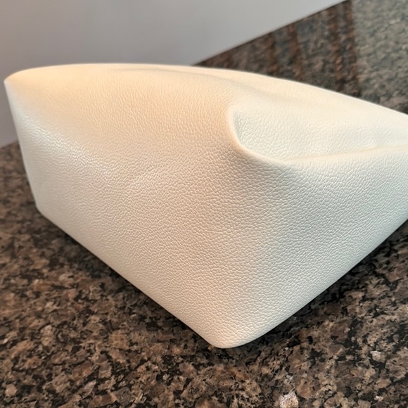 DKNY Hanley Hobo Cream Leather Bag with Gold Accents and guitar strap NWT - Picture 8 of 16